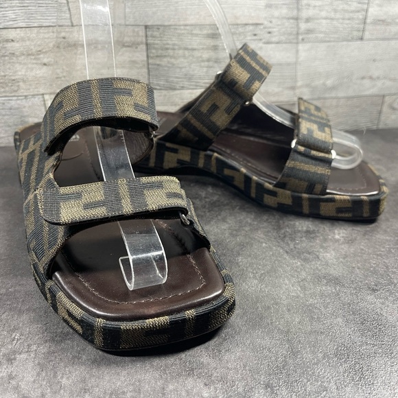 Fendi sandals Slides Women 6M Shoes Brown Black Logo Straps SlipOn